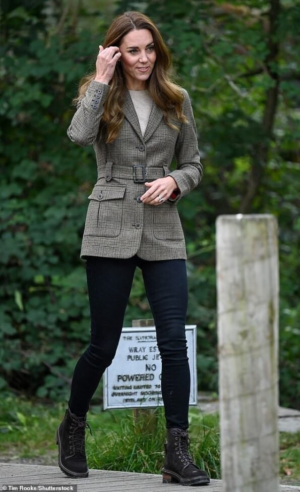 Kate Middleton Tweed Blazer In The Lake District Really Wild 2