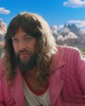 A-Minecraft-Movie-2025-Jason-Momoa-Pink-Fringed-Jacket