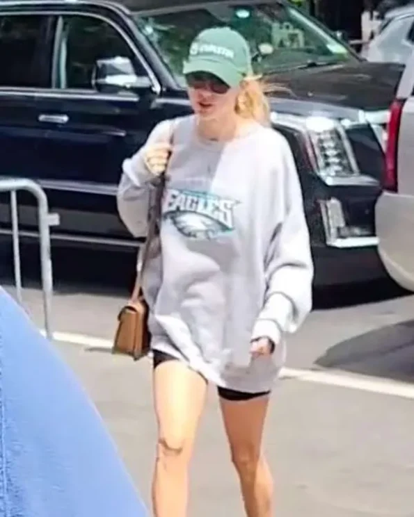 Taylor-Swift-Eagles-Sweatshirt