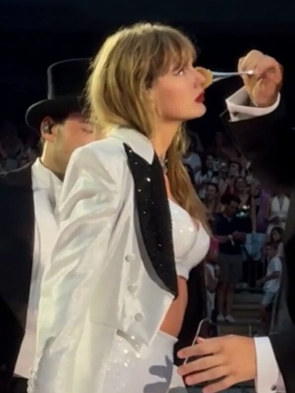 The-Eras-Tour-London-2024-Taylor-Swift-Tuxedo-Tailcoat