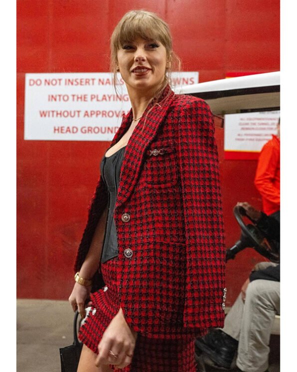 Taylor-Swift-Chiefs-Broncos-Game-Blazer