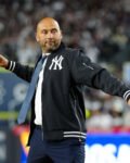 Derek-Jeter-New-York-Yankees-Jacket.jpg