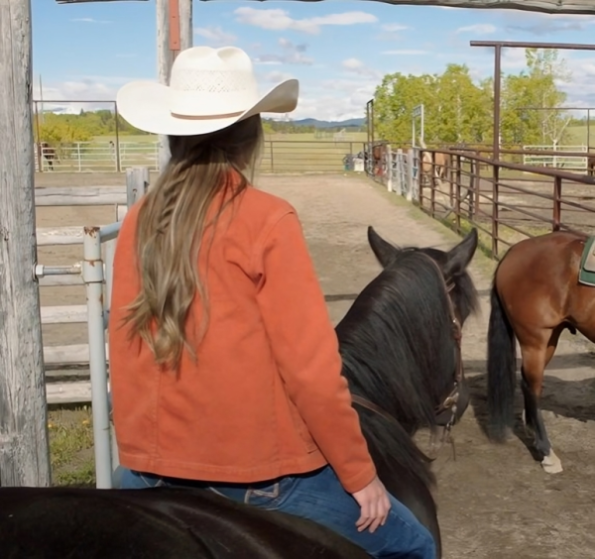 Heartland-S018-Amber-Marshall-Jacket3.png