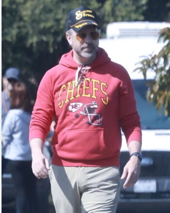Jason-Sudeikis-Chiefs-Hoodie2.jpg