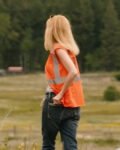 Yellowstone-S05-Beth-Dutton-Orange-Vest11.jpg