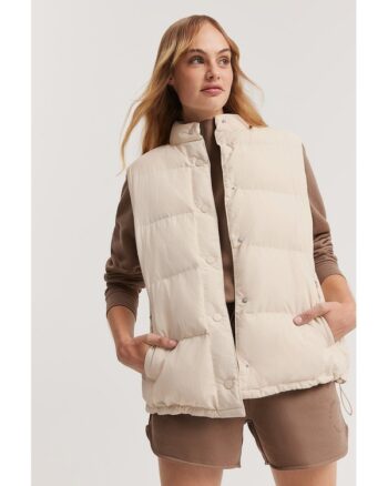 Friends-Like-Her-2025-Tess-Haubrich-Cream-Puffer-Vest2.jpg