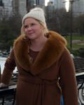 Kinda-Pregnant-2025-Amy-Schumer-Brown-Coat.jpg