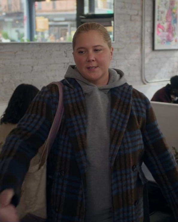 Kinda-Pregnant-2025-Amy-Schumer-Plaid-Coat.png