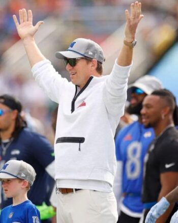 Pro-Bowl-Games-2025-Eli-Manning-Jacket1.jpg