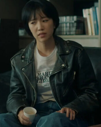 The-Trunk-S01-Jeon-Hye-jin-Black-Leather-Jacket.jpg