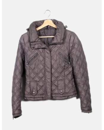 My-Family-S01-Vanessa-Scalera-Grey-Quilted-Jacket1.jpg