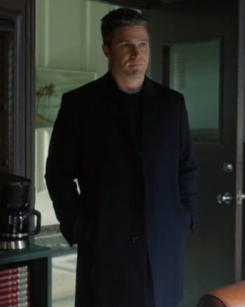 Suits-LA-Stephen-Amell-Coat.jpg