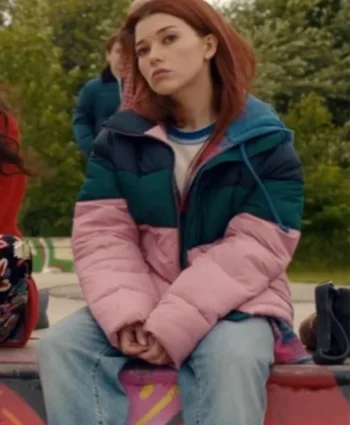 Abby-Ginny-and-Georgia-S03-Colorblock-Puffer-Jacket.webp