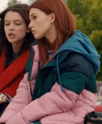 Abby-Ginny-and-Georgia-S03-Colorblock-Puffer-Jacket1.webp