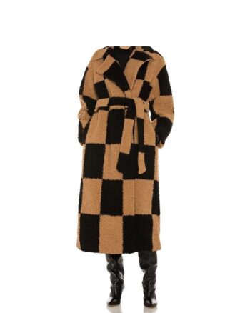 Down-Home-Fab-S03-Chelsea-DeBoer-Beige-Black-Checkered-Coat1.jpg