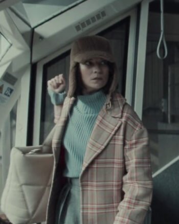 Nine-Perfect-Strangers-Annie-Murphy-Plaid-Coat.jpg