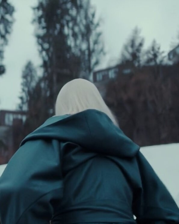 Nine-Perfect-Strangers-Nicole-Kidman-Green-Hooded-Coat3.jpg