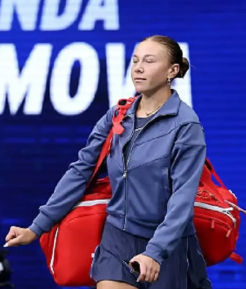 Amanda-Anisimova-2025-US-Open-Track-Jacket.png