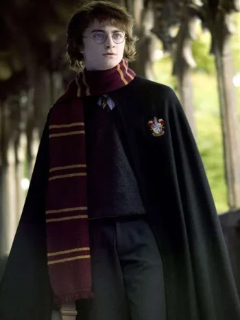 Harry-Potter-Gryffindor-Robe.webp