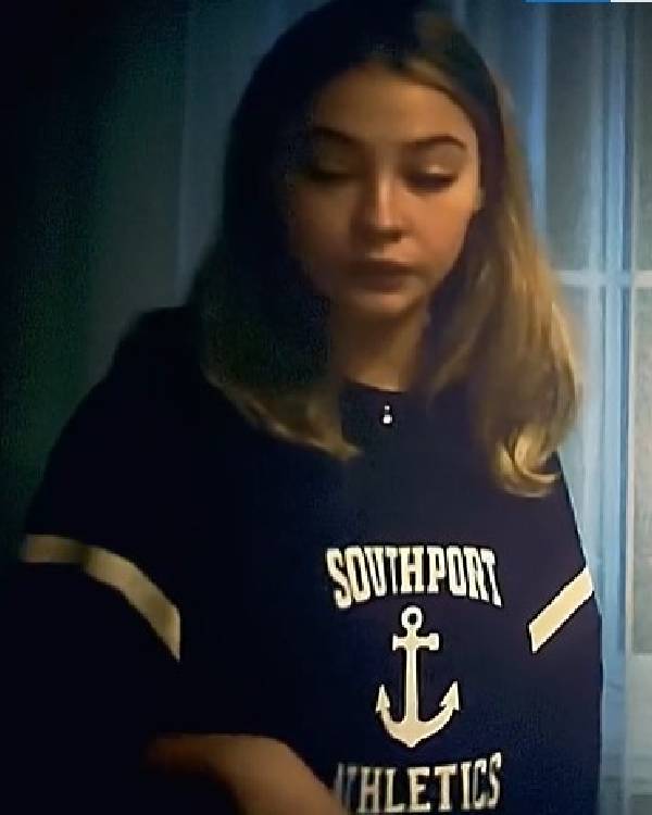 I-Know-What-You-Did-Last-Summer-2025-Madelyn-Cline-Sweatshirt1.jpg I-Know-What-You-Did-Last-Summer-2025-Madelyn-Cline-Sweatshirt1.jpg