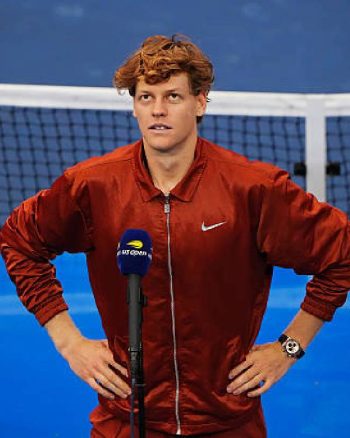Jannik-Sinner-US-Open-2025-Orange-Nike-Zipper-Jacket.jpg