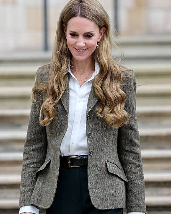Kate-Middleton-The-National-History-Museums-Gardens-Blazer1.jpg