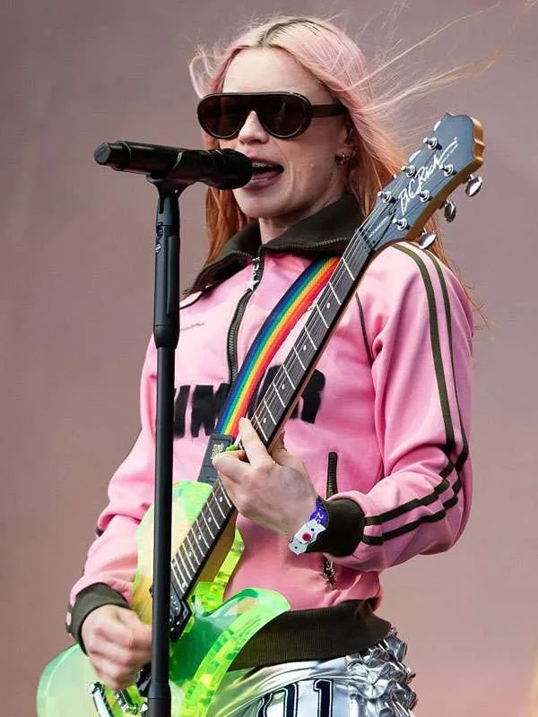 Rhian-Teasdale-Pink-Summer-Jacket2.webp Rhian-Teasdale-Pink-Summer-Jacket2.webp