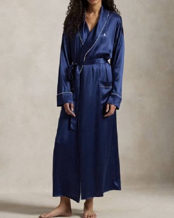 The-Girlfriend-Laura-Sanderson-Blue-Robe1.jpg