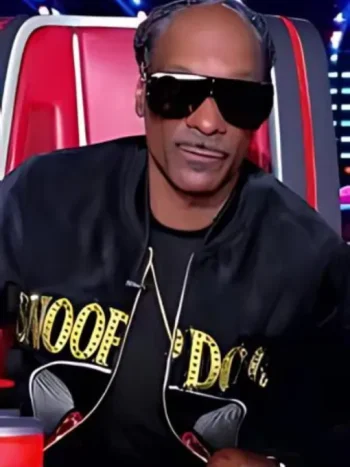 The-Voice-S28-Episode-1-SNOOP-DOGG-Golden-Studded-Lettering-Black-Zipper-Jacket-510x680