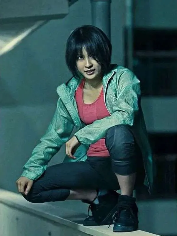 Alice-in-Borderland-Yuzuha-Usagi-Jacket2.webp Alice-in-Borderland-Yuzuha-Usagi-Jacket2.webp