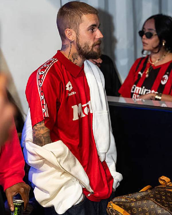 Justin-Bieber-LA-Red-Jersey3.jpg Justin-Bieber-LA-Red-Jersey3.jpg