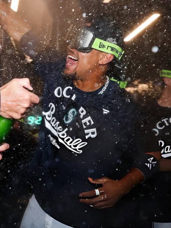 Mariners-Win-2025-AL-West-Division-Team-Tee.jpg Mariners-Win-2025-AL-West-Division-Team-Tee.jpg