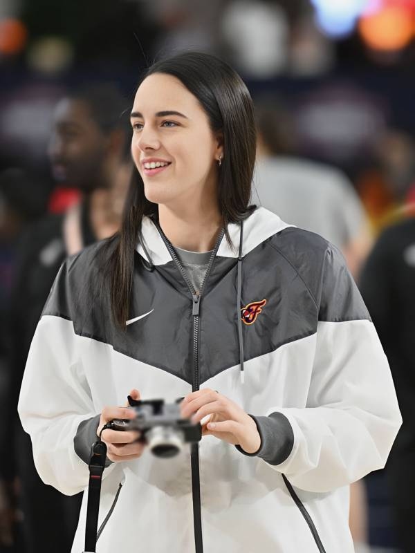 Semifinal-Aces-vs-Fever-Caitlin-Clark-Windrunner-Jacket.jpg Semifinal-Aces-vs-Fever-Caitlin-Clark-Windrunner-Jacket.jpg