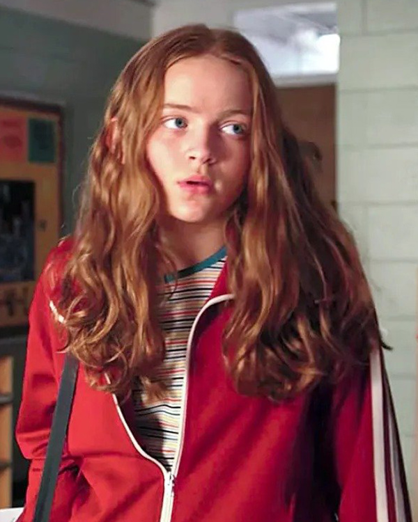 Stranger-Things-S04-Sadie-Sink-Red-Track-Jacket2.jpg Stranger-Things-S04-Sadie-Sink-Red-Track-Jacket2.jpg