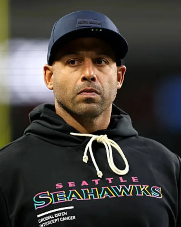 Aden-Durde-Seattle-Seahawks-2025-Crucial-Catch-Hoodie.webp Aden-Durde-Seattle-Seahawks-2025-Crucial-Catch-Hoodie.webp