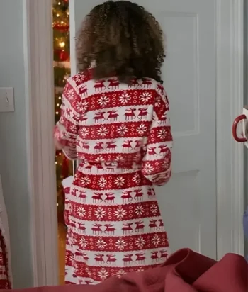 Believe-in-Christmas-Meghan-Ory-Robe1.webp