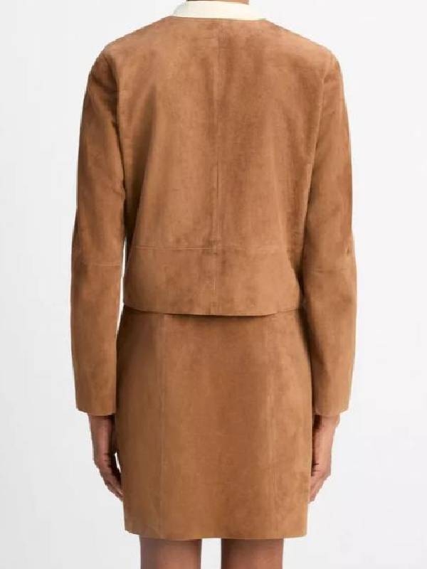 Elsbeth-S3-Amy-Sedaris-Brown-Suede-Jacket2.jpg Elsbeth-S3-Amy-Sedaris-Brown-Suede-Jacket2.jpg