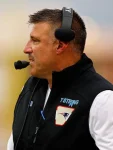 Mike-Vrabel-New-England-Patriots-Charlotte-Vest1.webp