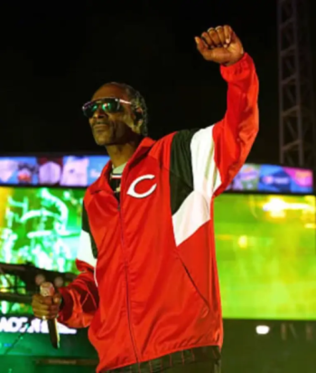 Snoop-Dogg-Philadelphia-Phillies-vs-Cincinnati-Reds-2025-Red-Jacket2.png