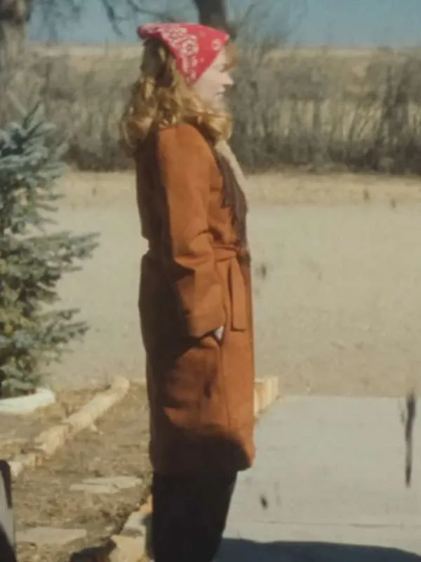 Sydney-Sweeney-Americana-Brown-Coat2.webp Sydney-Sweeney-Americana-Brown-Coat2.webp