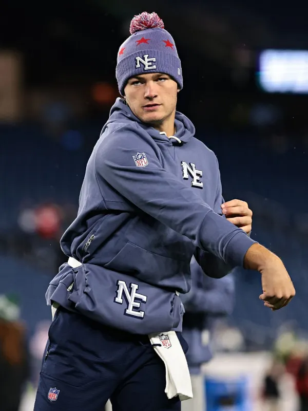 Drake-Maye-Patriots-Rivalries-Sideline-Hoodie1.webp Drake-Maye-Patriots-Rivalries-Sideline-Hoodie1.webp