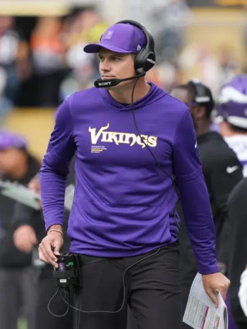 Kevin-OConnell-Vikings-Sideline-Long-Sleeve-Hoodie-T-Shirt1.webp