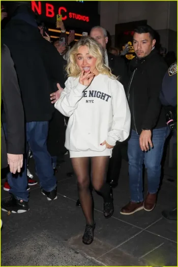 Sabrina-Carpenter-Late-Night-NYC-Sweatshirt1.webp