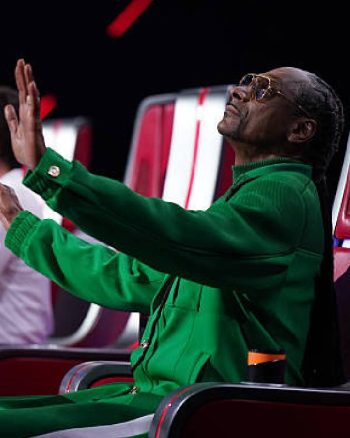 The-Voice-S28-Snoop-Dogg-Green-Jacket2.jpg