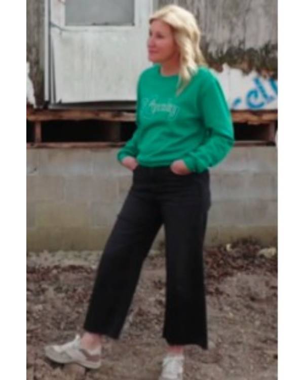 Fixer-to-Fabulous-S07-Jenny-Marrs-Green-Sweatshirt.jpg Fixer-to-Fabulous-S07-Jenny-Marrs-Green-Sweatshirt.jpg