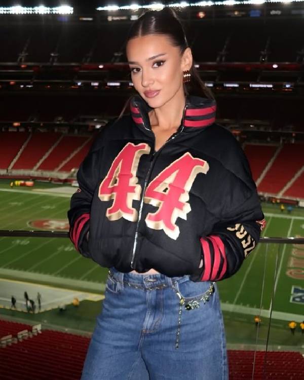 Kristin-Juszczyk-SF-49ers-2026-Black-Puffer-Jacket1.jpg Kristin-Juszczyk-SF-49ers-2026-Black-Puffer-Jacket1.jpg
