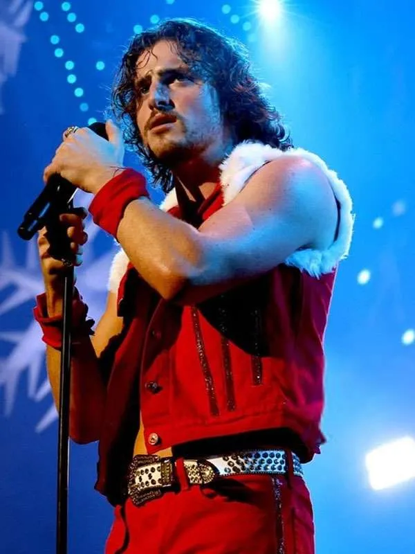 Benson-Boone-Red-Shearling-Vest2.webp Benson-Boone-Red-Shearling-Vest2.webp