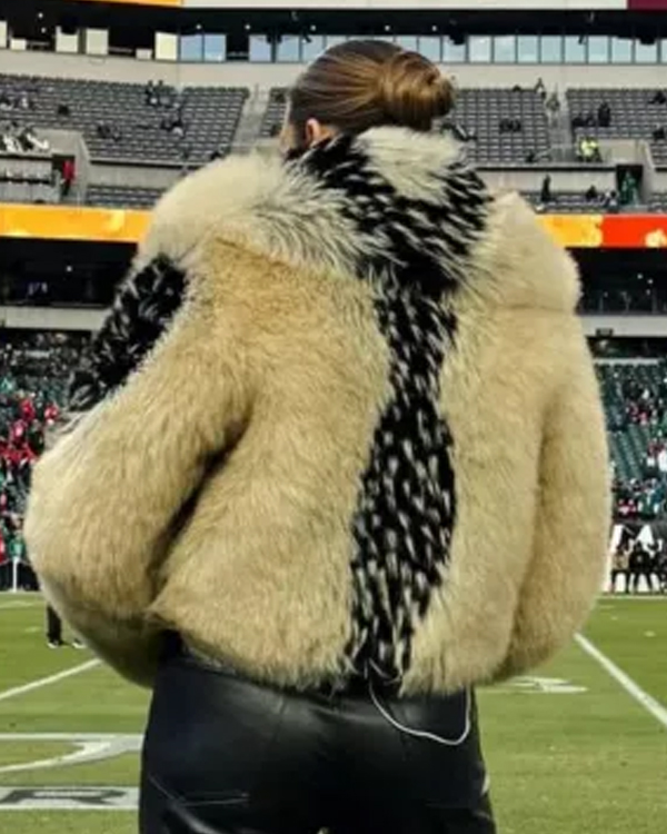 Erin-Andrews-Fur-Jacket3.jpg Erin-Andrews-Fur-Jacket3.jpg