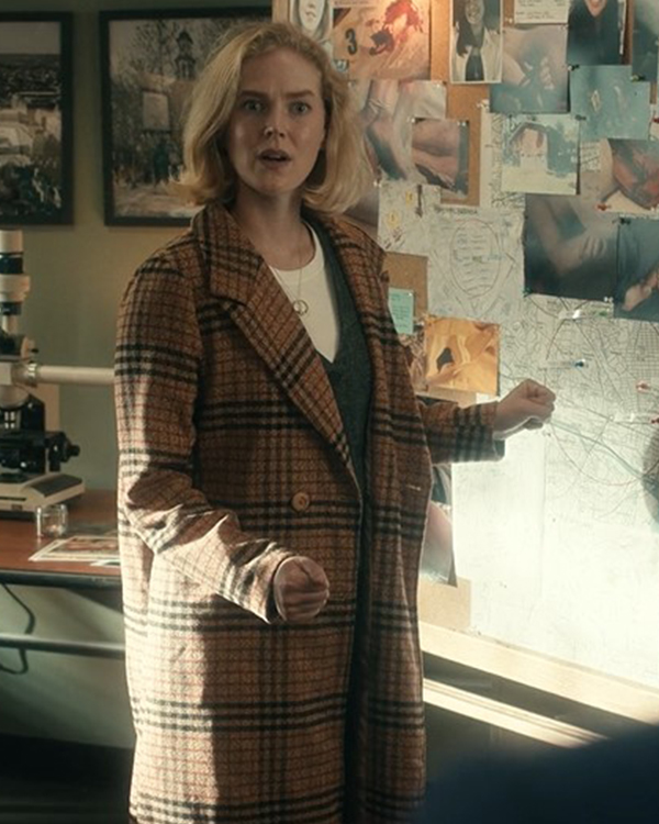 Scarpetta-Rosy-McEwen-Brown-Plaid-Coat.jpg Scarpetta-Rosy-McEwen-Brown-Plaid-Coat.jpg