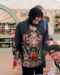The-Great-British-Baking-S09-Noel-Fielding-Oversized-Shirt.jpg